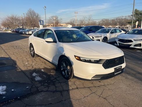 Used 2023 Honda Accord EX image 18