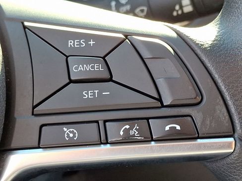 Certified 2018 Nissan Rogue Sport SV image 22