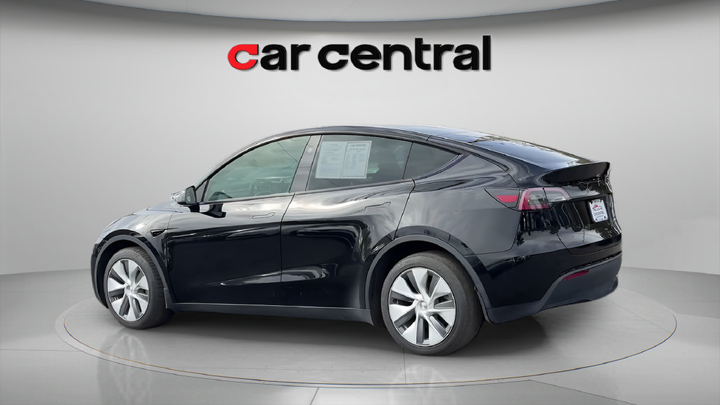 Used 2023 Tesla Model Y Long Range AWD/4WD image 3