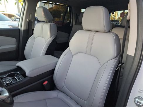 Certified 2025 Honda Pilot Touring image 18