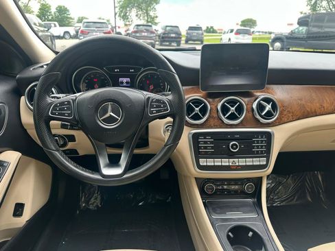 Used 2018 Mercedes-Benz GLA 250 4MATIC image 3