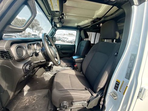 Used 2023 Jeep Wrangler Unlimited w/ Cold Weather Group AWD/4WD image 23