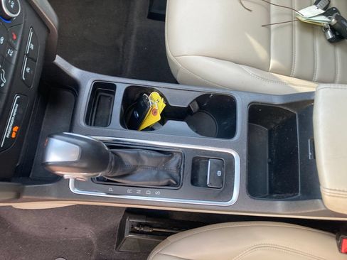 Used 2019 Ford Escape SEL AWD/4WD image 30