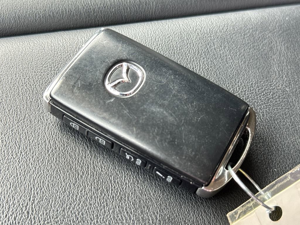 Used 2024 MAZDA CX-90 Plug-In Hybrid w/ Preferred AWD/4WD image 39