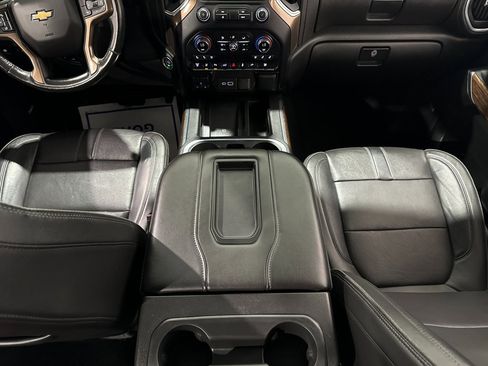 Used 2021 Chevrolet Silverado 3500 High Country image 30