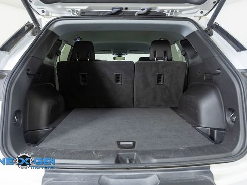 Used 2019 Chevrolet Blazer LT image 45