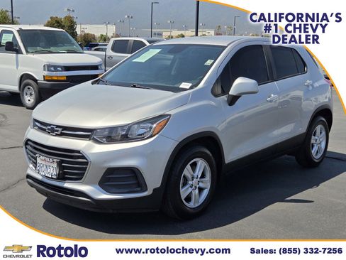 Used 2020 Chevrolet Trax LS FWD image 3