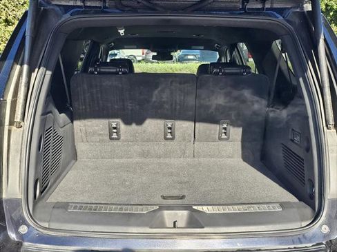 Used 2025 Chevrolet Suburban Premier image 7