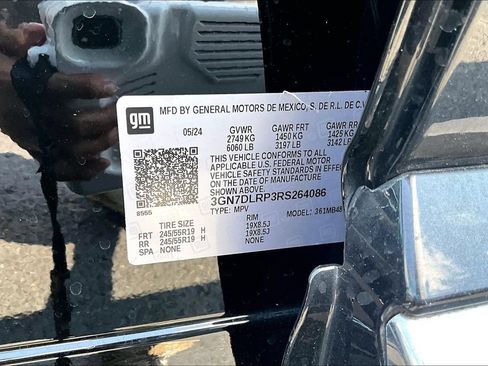 Used 2024 Chevrolet Equinox EV LT FWD image 3