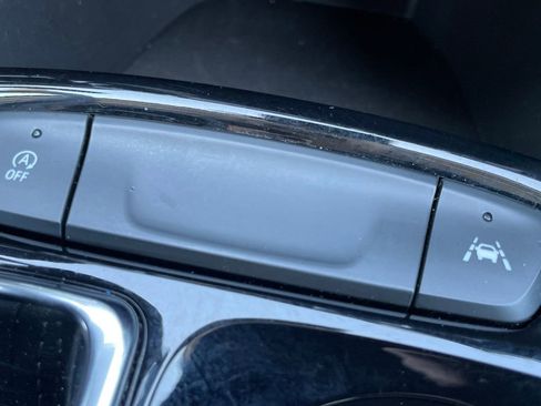 Used 2025 Chevrolet Trax LT image 24