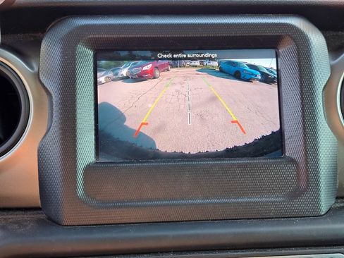Used 2018 Jeep Wrangler Unlimited Sport S AWD/4WD image 19