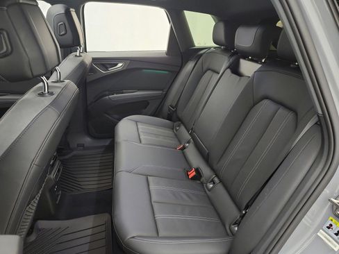 Used 2023 Audi Q4 e-tron Premium Plus w/ Premium Plus image 14