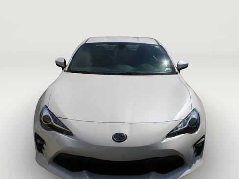 Used 2019 Toyota 86 RWD image 2