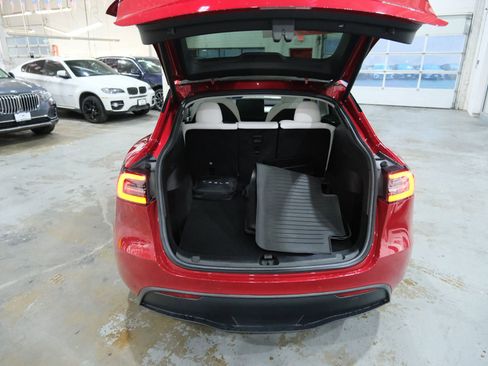 Used 2021 Tesla Model Y Performance image 10