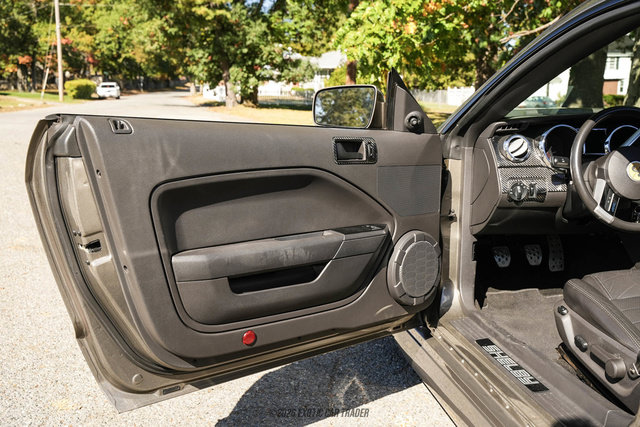 Used 2005 Ford Mustang GT Premium RWD image 48