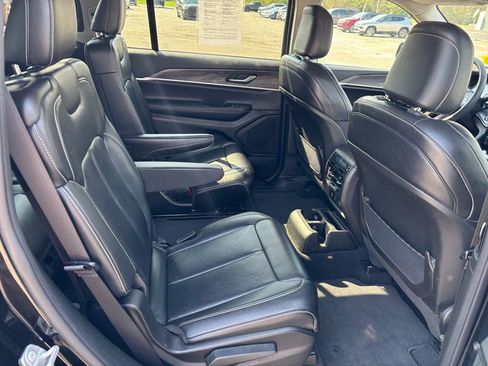 Used 2023 Jeep Grand Cherokee L Limited AWD/4WD image 33