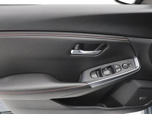 Used 2024 Nissan Sentra SR w/ SR Premium Package image 15