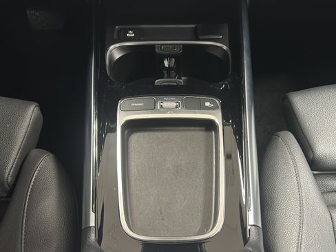 Used 2025 Mercedes-Benz GLA 250 image 18