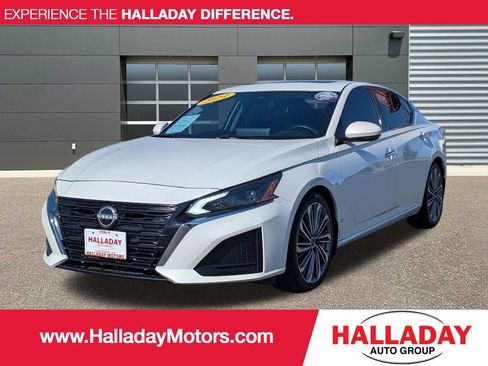 Used 2024 Nissan Altima 2.5 SL FWD image 1