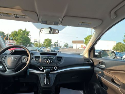 Used 2016 Honda CR-V SE image 19