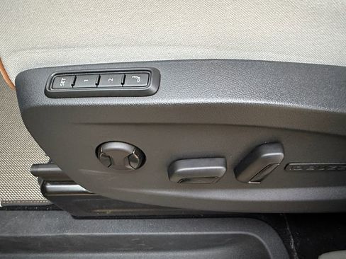 New 2025 Volkswagen ID. Buzz 1st Edition image 10