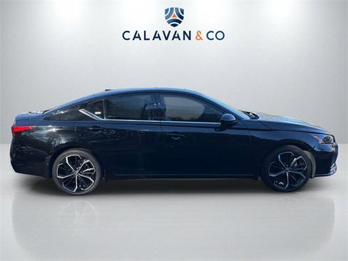 Used 2023 Nissan Altima 2.5 SR w/ SR Premium Package image 8