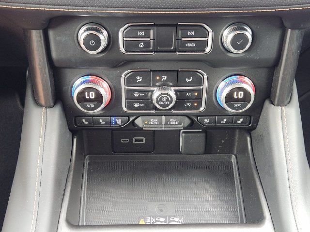 Used 2024 GMC Yukon XL AT4 AWD/4WD image 19