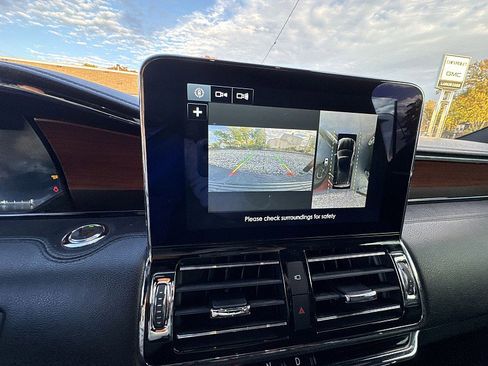 Used 2019 Lincoln Navigator Reserve image 13