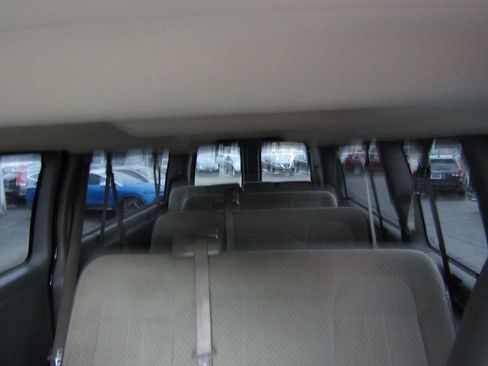 Used 2023 GMC Savana 3500 LS RWD image 7