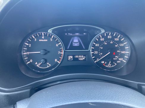 Used 2014 Nissan Pathfinder S image 11