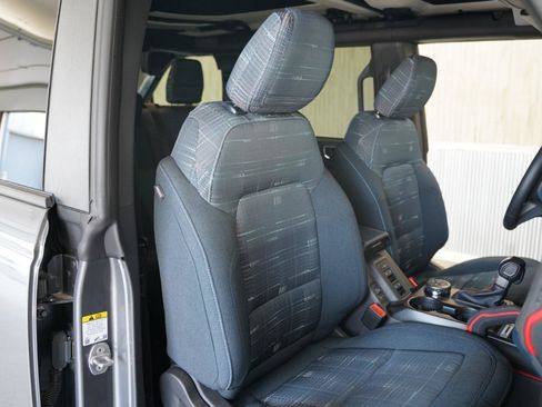 Used 2025 Ford Bronco Heritage Edition AWD/4WD image 30