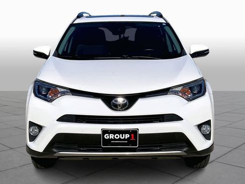 Used 2018 Toyota RAV4 XLE image 3