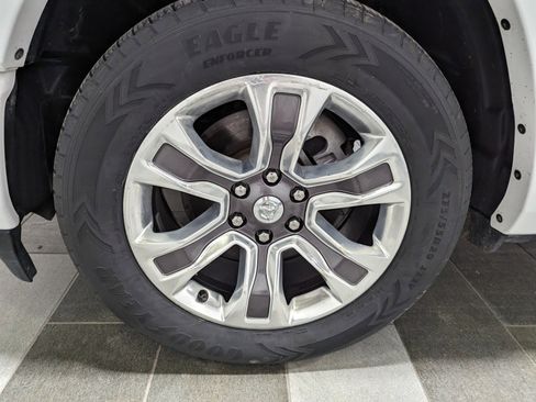 Used 2024 RAM 1500 Limited w/ Body Color Bumper Group image 8