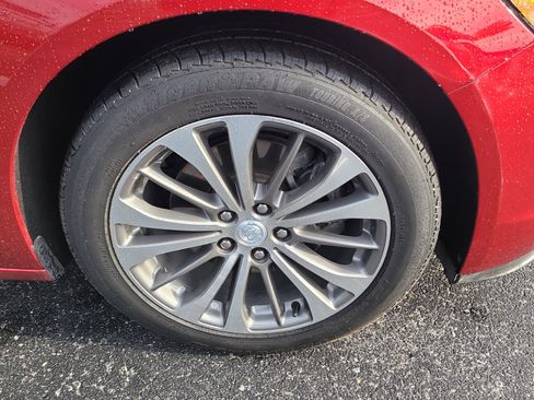 Used 2019 Buick LaCrosse Essence w/ Sights and Sounds Package image 10