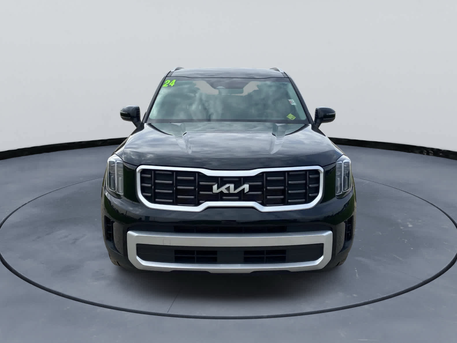 Used 2024 Kia Telluride S FWD image 2