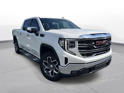 Used 2022 GMC Sierra 1500 SLT w/ SLT Premium Plus Package AWD/4WD image 4