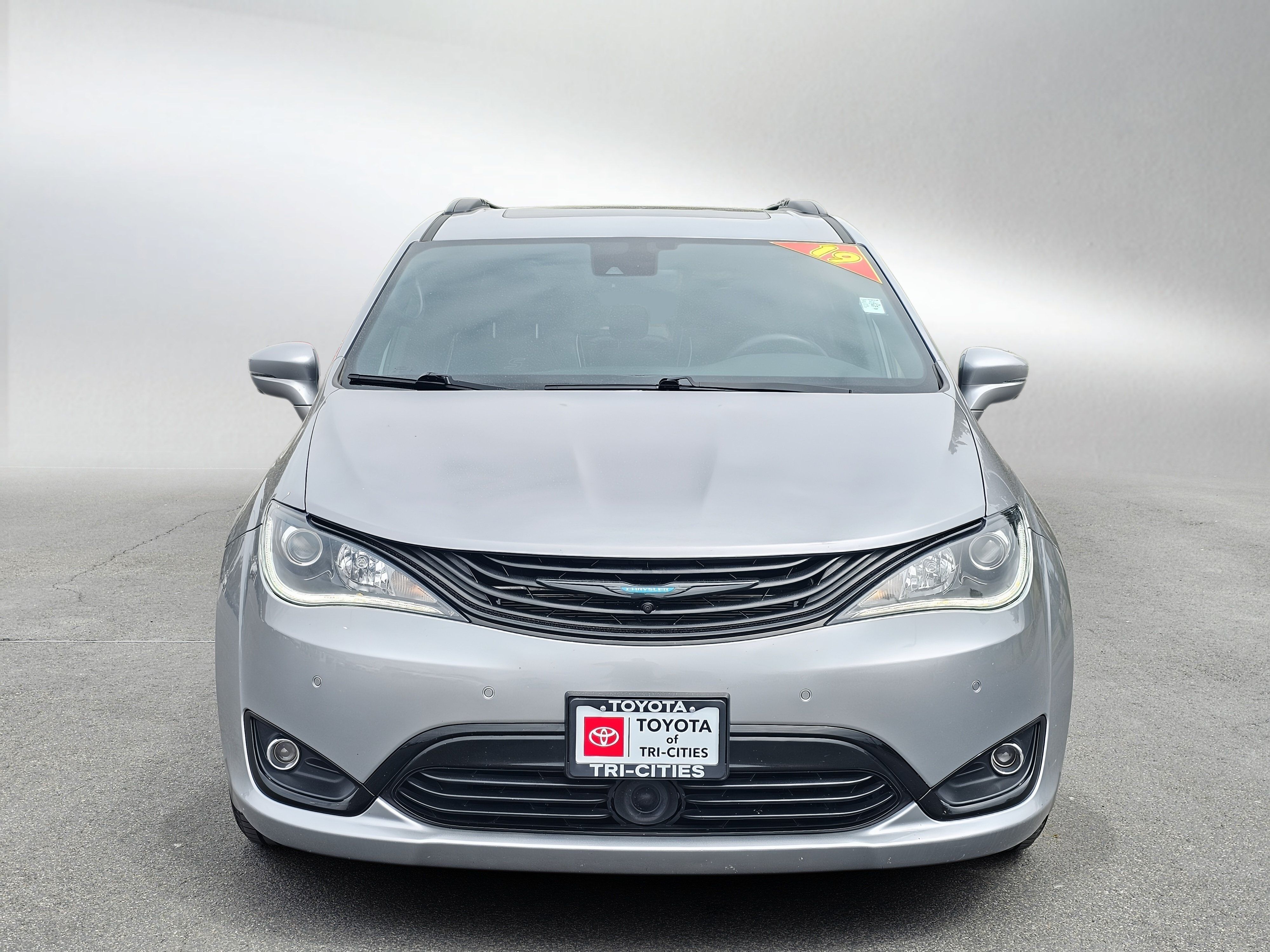 Used 2019 Chrysler Pacifica Limited w/ Advanced Safetytec Group FWD image 7