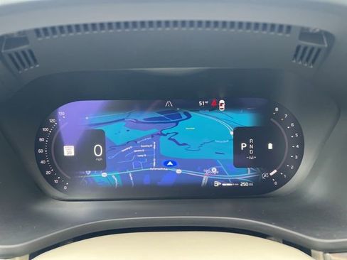 Certified 2023 Volvo XC60 B5 Plus w/ Climate Package image 33