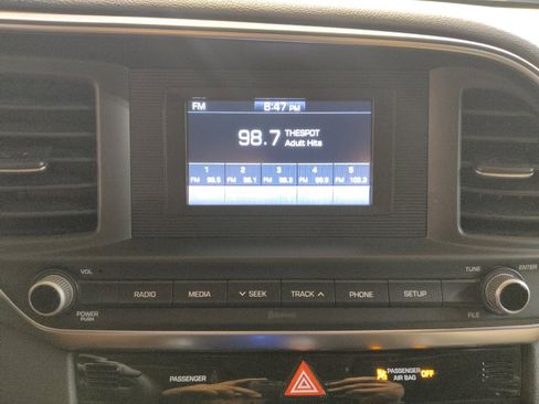 Used 2020 Hyundai Elantra SE w/ Cargo Package (C1) FWD image 25
