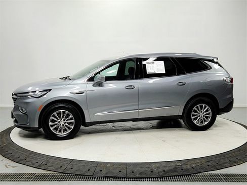 Used 2024 Buick Enclave Premium image 4