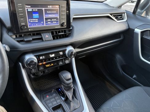 Certified 2022 Toyota RAV4 XLE w/ Convenience Package image 9