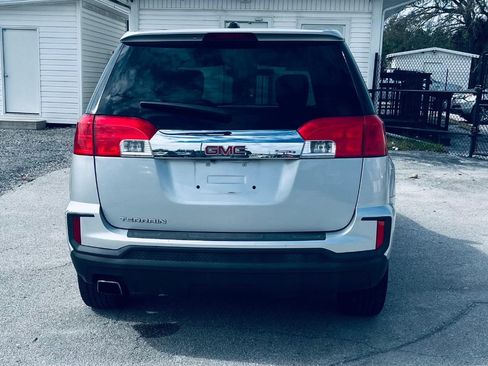 Used 2017 GMC Terrain SLE FWD image 4