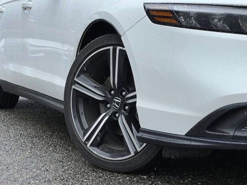 Used 2023 Honda Accord Sport image 2