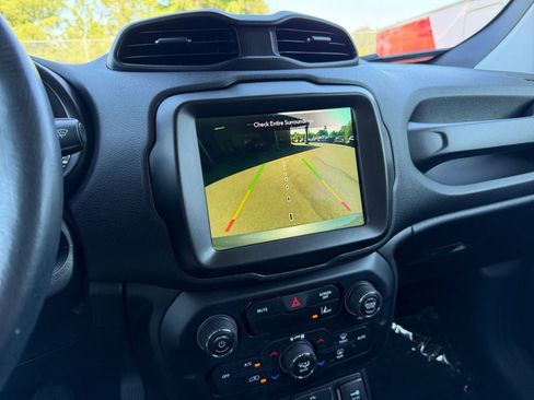 Used 2022 Jeep Renegade Trailhawk AWD/4WD image 17