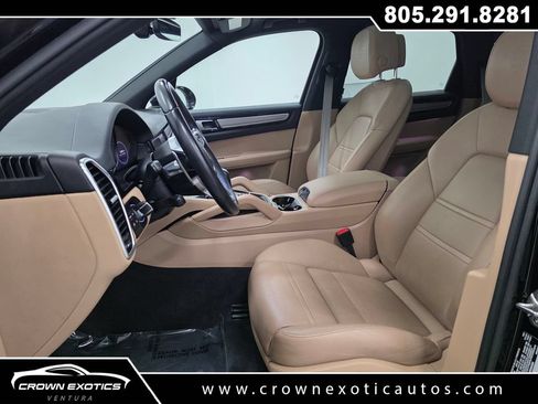 Used 2022 Porsche Cayenne Platinum Edition AWD/4WD image 26