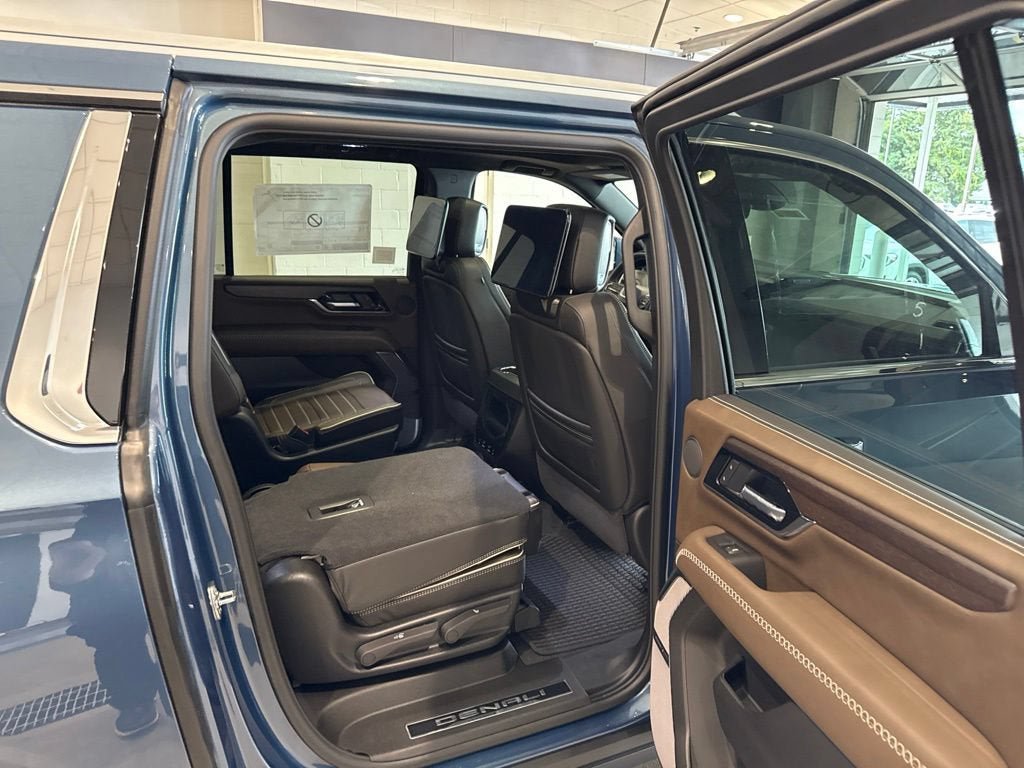 New 2026 GMC Yukon XL Denali Ultimate AWD/4WD image 15