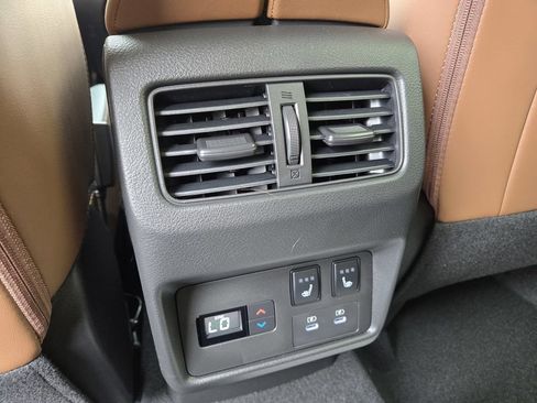 New 2026 Nissan Rogue Platinum w/ Platinum Premium Package AWD/4WD image 10
