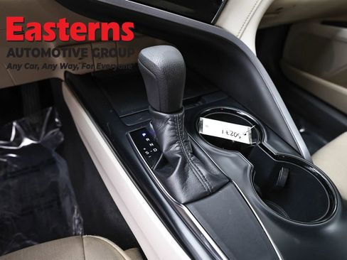 Used 2019 Toyota Camry LE w/ Convenience Package FWD image 13