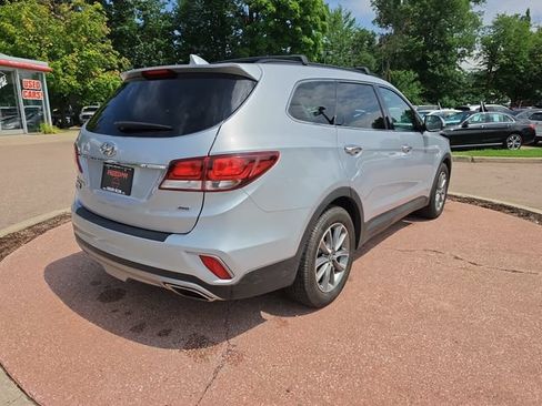 Used 2018 Hyundai Santa Fe SE AWD/4WD image 5