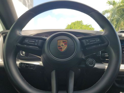 Used 2024 Porsche Cayenne Coupe AWD/4WD image 23